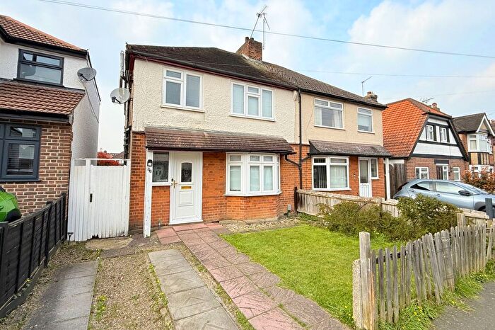 3 Bedroom Semi Detached House For Sale In Bushey Mill Crescent, Watford, WD24