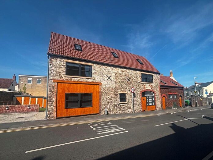 1 Bedroom Mews For Sale In Quaker Lane, Thornbury, BS35