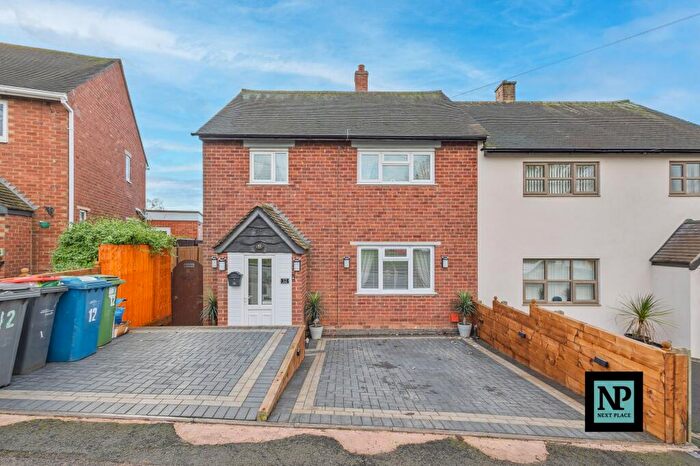 3 Bedroom Semi Detached House For Sale In Monks Way, Amington, B77