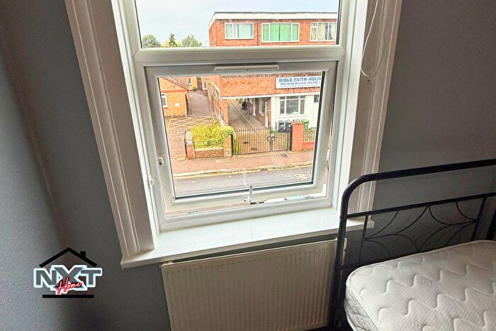 1 Bedroom House Of Multiple Occupation To Rent In Grange Park Road, London, E10