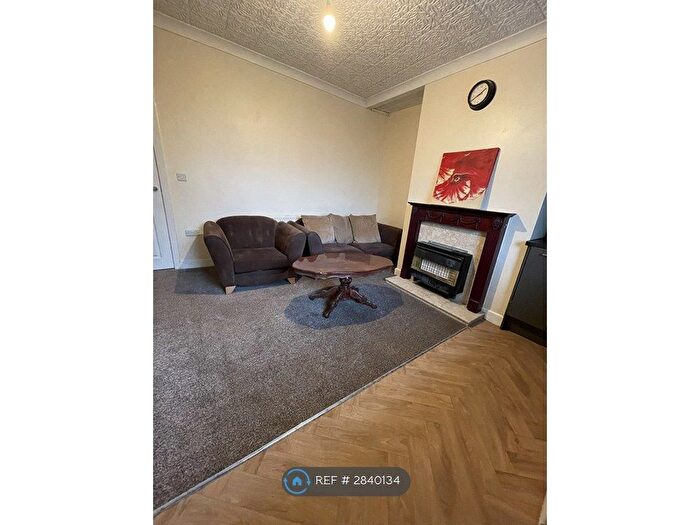 4 Bedroom Terraced House To Rent In Spring Place, Bradford, BD7