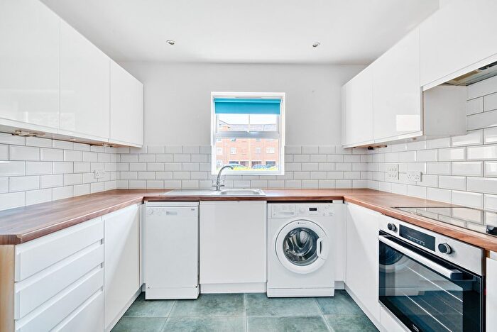 2 Bedroom Flat For Sale In International Way, Sunbury-On-Thames, TW16
