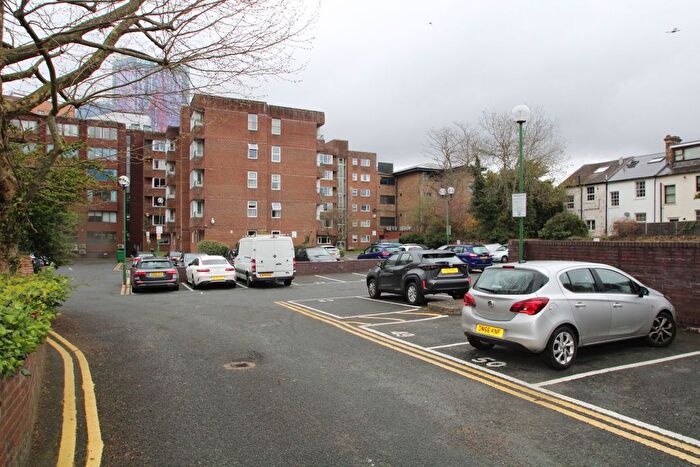Property To Rent In Viceroy Court, Croydon, CR0