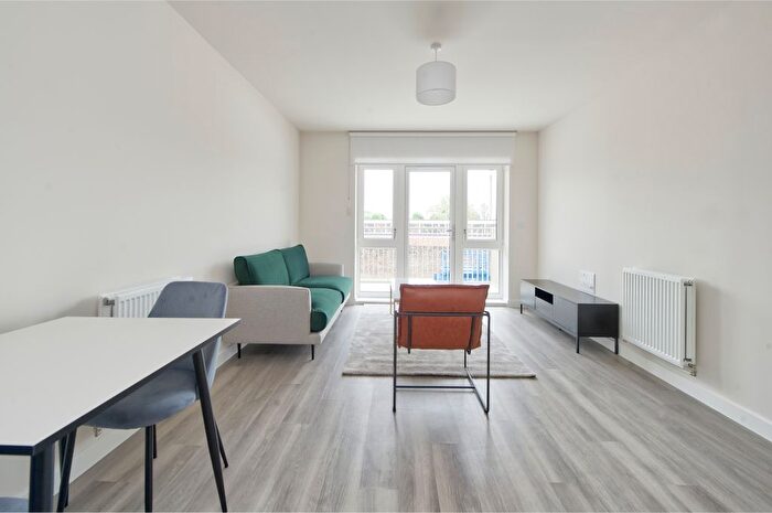1 Bedroom Flat To Rent In Snowdrop House, Springfield Drive, Tooting, SW17