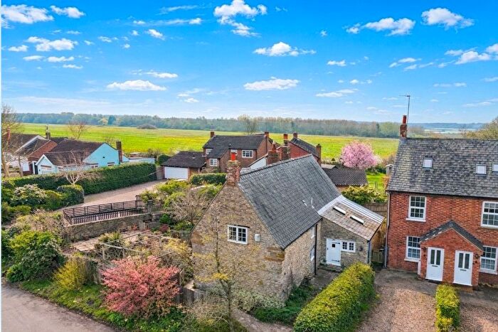 3 Bedroom Cottage For Sale In The Green, Great Houghton, Northampton, NN4