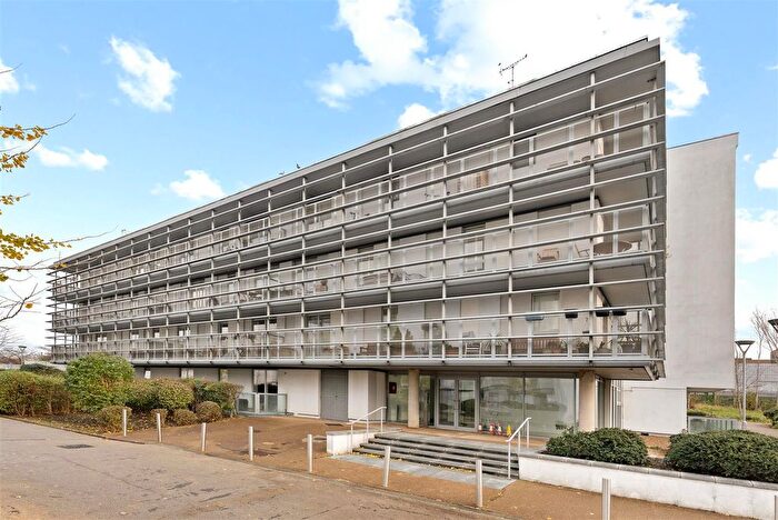 2 Bedroom Flat For Sale In Kinnear Apartments, New River Village, Hornsey, N8