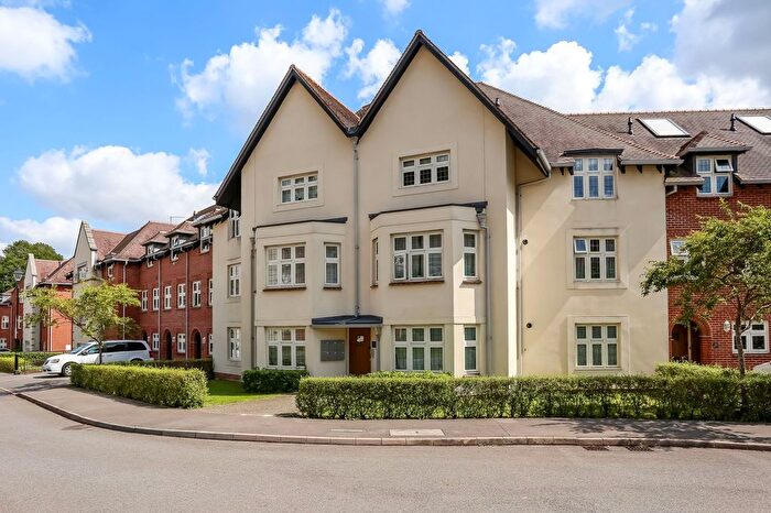2 Bedroom Flat For Sale In Highcroft Road, Winchester, SO22
