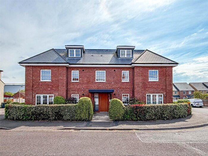 2 Bedroom Apartment For Sale In Grange Road, Christchurch, Dorset, BH23