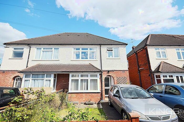 4 Bedroom Semi-Detached House To Rent In Beckingham Road, GU2