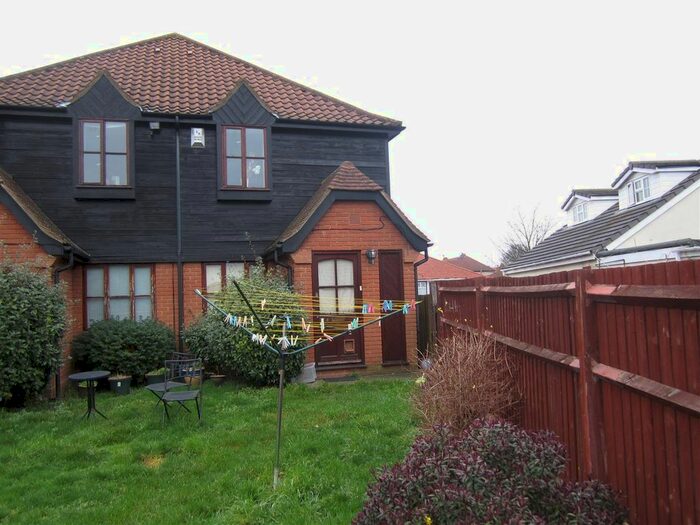 1 Bedroom End Of Terrace House To Rent In Blackfen Road, Blackfen, Sidcup DA15