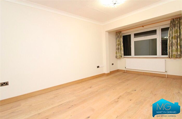 5 Bedroom Semi-Detached House To Rent In Wickliffe Avenue, London, N3