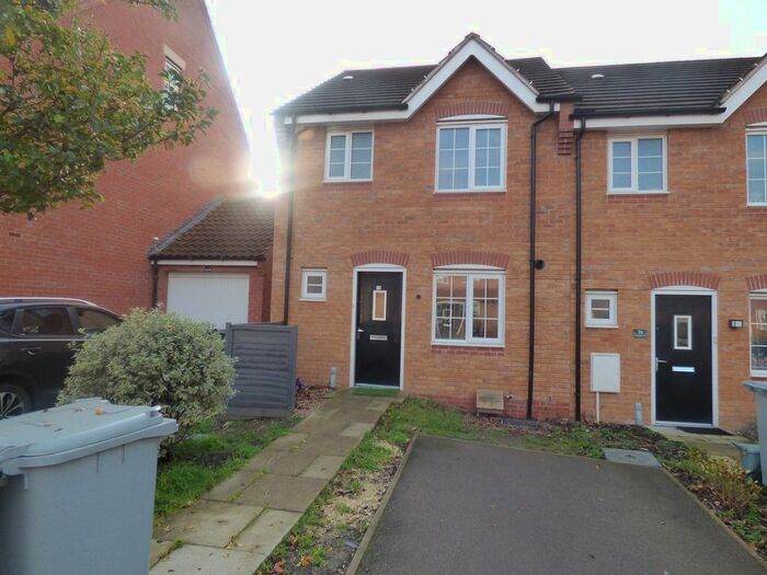 3 Bedroom Terraced House To Rent In Hathersage Close, Grantham, NG31
