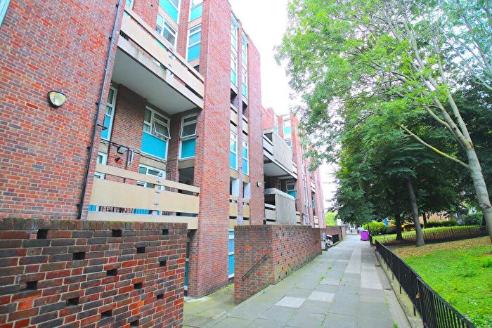 4 Bedroom Flat To Rent In Hackney Road, London, E2