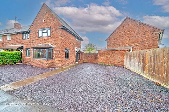 3 Bedroom Terraced House For Sale In Hough Road, Walsall, WS2