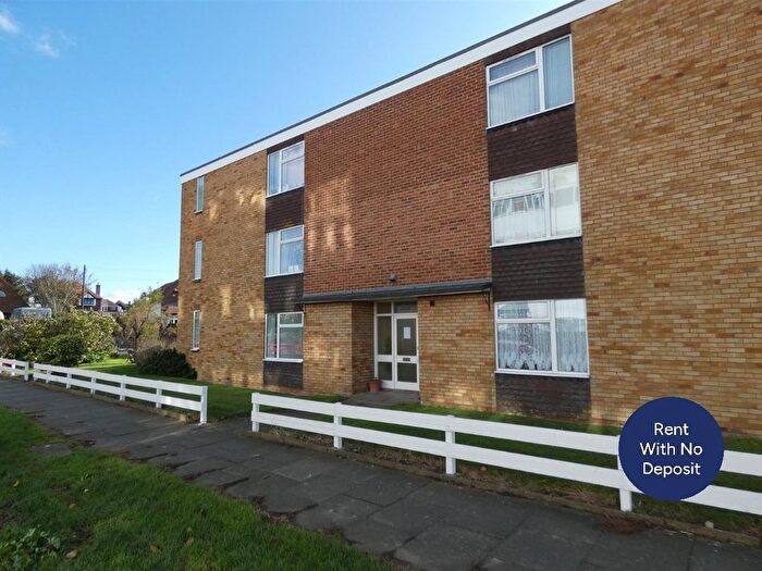 2 Bedroom Flat To Rent In Wellington House, Beresford Gardens, Margate, Kent, CT9
