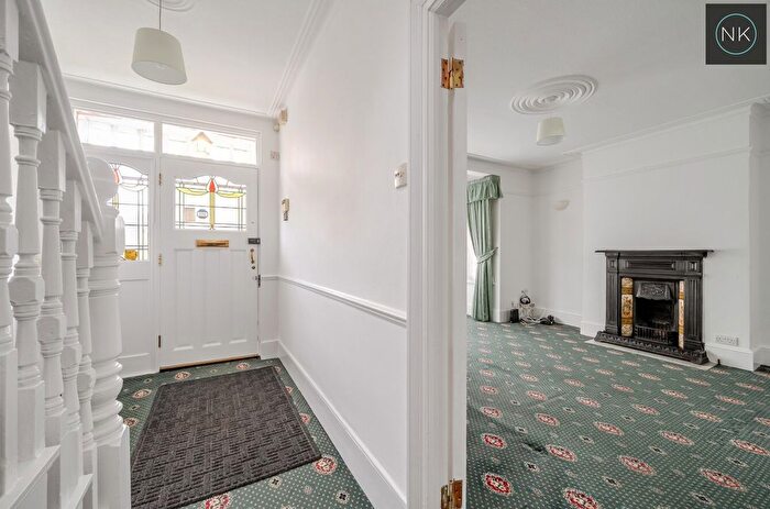 3 Bedroom Semi-Detached House To Rent In Malford Grove, South Woodford, London, E18