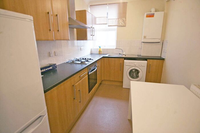 1 Bedroom Flat To Rent In High Road, Seven Kings, IG3