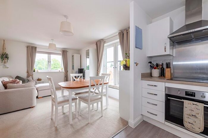 2 Bedroom Flat For Sale In Bailey Place, Crowborough, TN6