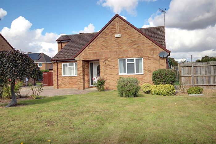 3 Bedroom Detached Bungalow For Sale In Finch Park, Beverley, HU17