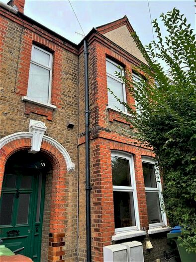 1 Bedroom Flat To Rent In Carr Road, London, E17