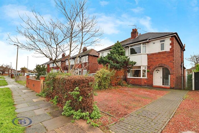 4 Bedroom Semi Detached House For Sale In Woodside Avenue, Wistaston, Crewe, CW2