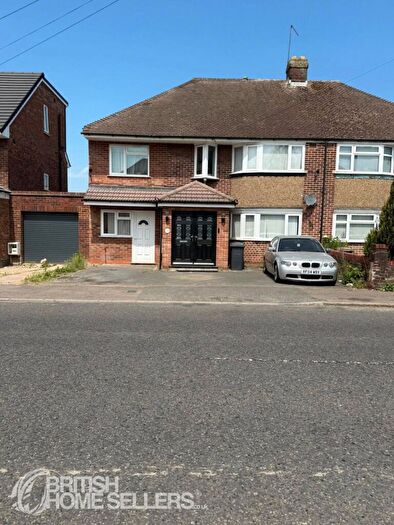5 Bedroom Semi-Detached House For Sale In Austin Road, Luton, Bedfordshire, LU3