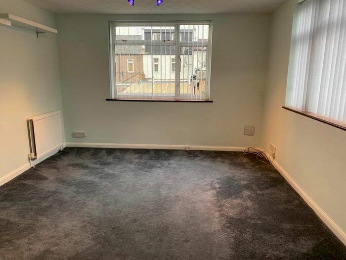 1 Bedroom Semi-Detached House To Rent In Warwick Road, Enfield EN3