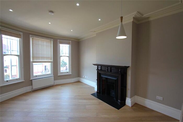 3 Bedroom Apartment To Rent In Muswell Hill Broadway, London, N10