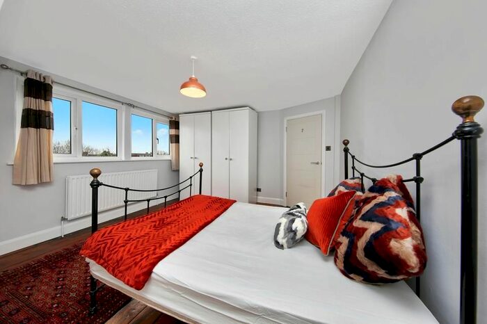 1 Bedroom Flat To Rent In Adolphus Road, London, N4