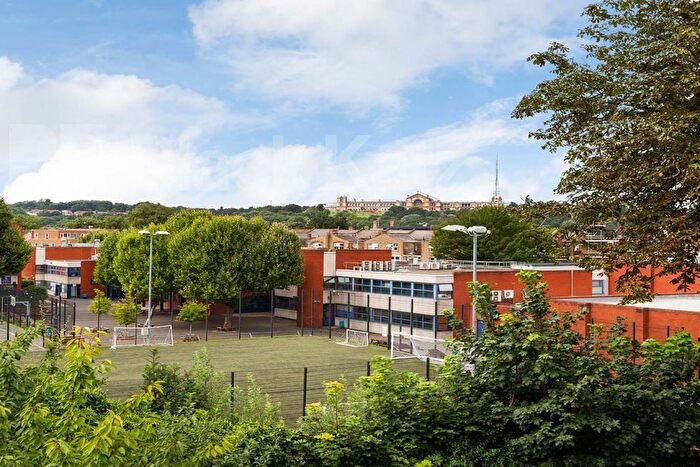 1 Bedroom Flat To Rent In Hillfield Avenue, Crouch End, N8