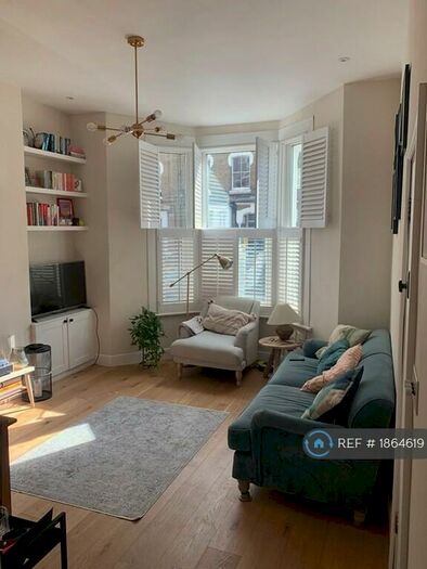 1 Bedroom Flat To Rent In Ground Floor, London, SW11