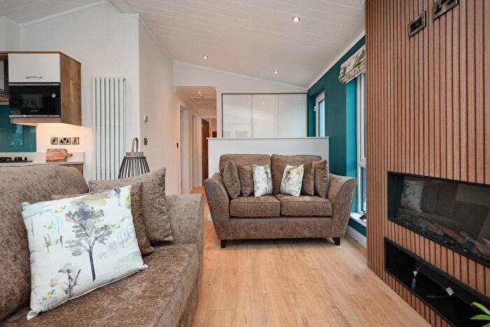 3 Bedroom Park Home For Sale In Abersoch, Pwllheli, LL53