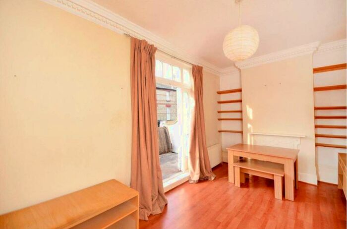 1 Bedroom Flat To Rent In Crouch Hill, Crouch End, London, N4