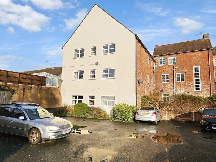 2 Bedroom Apartment For Sale In Telford Court Severn Side South, Bewdley, DY12
