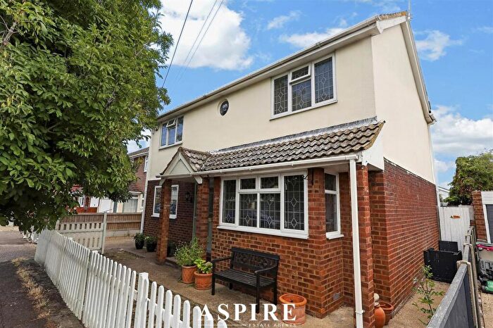 4 Bedroom Detached House For Sale In Rose Road, Canvey Island, SS8