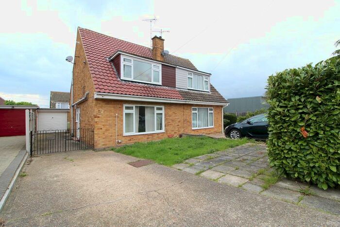 3 Bedroom Semi-Detached House To Rent In St. Clements Close, Benfleet, SS7