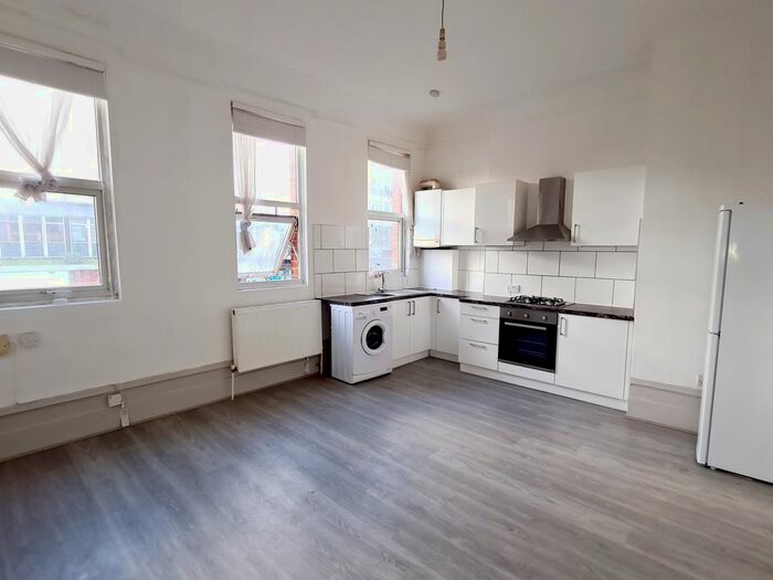 1 Bedroom Flat To Rent In Holloway Road, Upper Holloway, N19