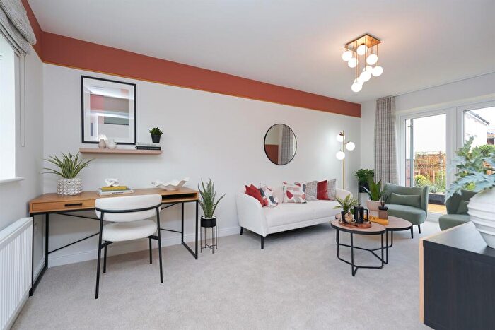 3 Bedroom End Of Terrace House For Sale In Abbey Meadows, Leicester, LE4