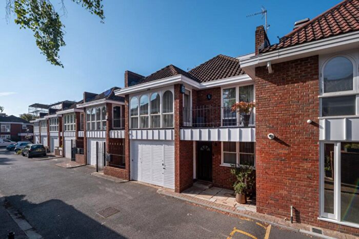 4 Bedroom House For Sale In Denning Close, St John's Wood, NW8