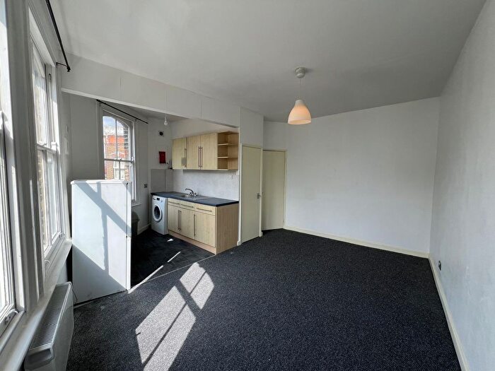 1 Bedroom Flat To Rent In Clarence Road, London, E5
