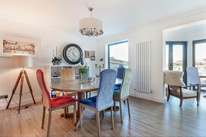 3 Bedroom Terraced House For Sale In Harbour View, Tewkesbury, Tewkesbury, GL20