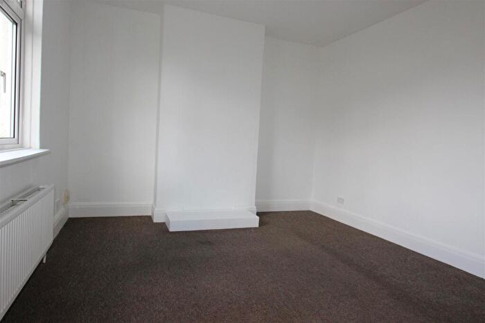 2 Bedroom End Of Terrace House To Rent In Larkfield Road, Aylesford, ME20