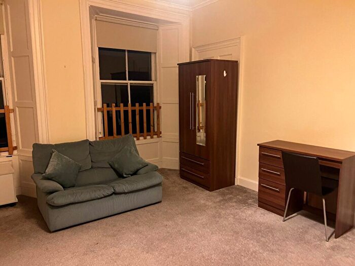4 Bedroom Flat To Rent In Montague Street, Edinburgh, EH8