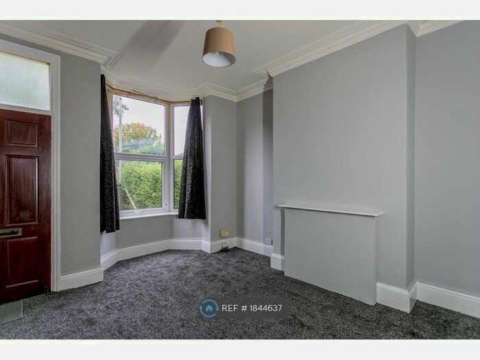 4 Bedroom Terraced House To Rent In St. Lukes Crescent, Leeds, LS11