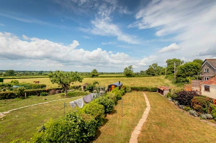 4 Bedroom Detached House For Sale In Cotswold Lane, Old Sodbury, BS37