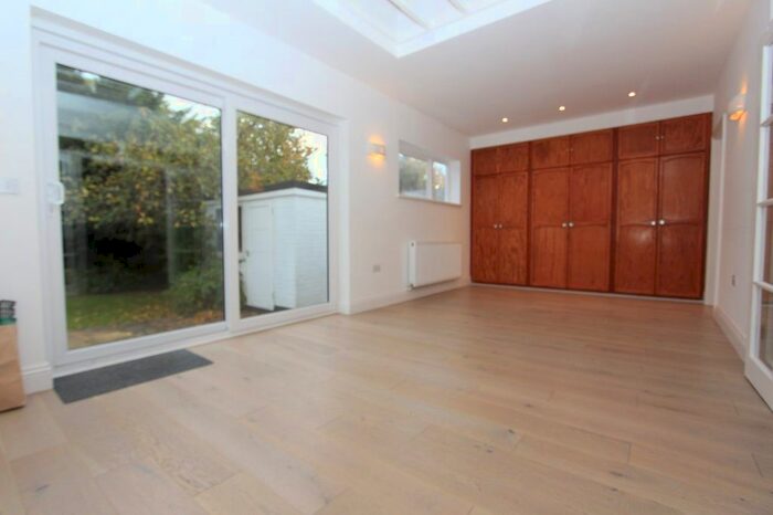 5 Bedroom Detached House To Rent In Shirehall Gardens, London, NW4