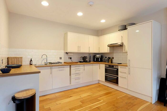 2 Bedroom Apartment For Sale In Sycamore Road, Amersham, HP6