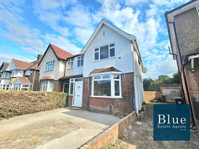 3 Bedroom Semi-Detached House To Rent In Heath Road, Hounslow, TW3