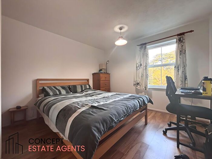 2 Bedroom Flat To Rent In Burghley Hall Close, Southfields, SW19