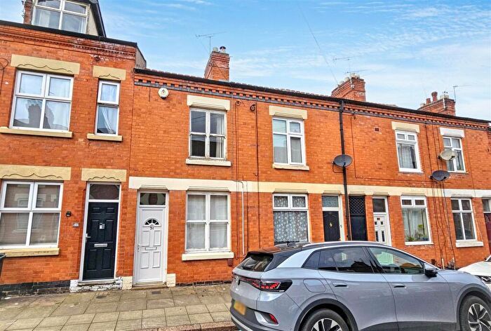 2 Bedroom Terraced House For Sale In Henton Road, Leicester, LE3